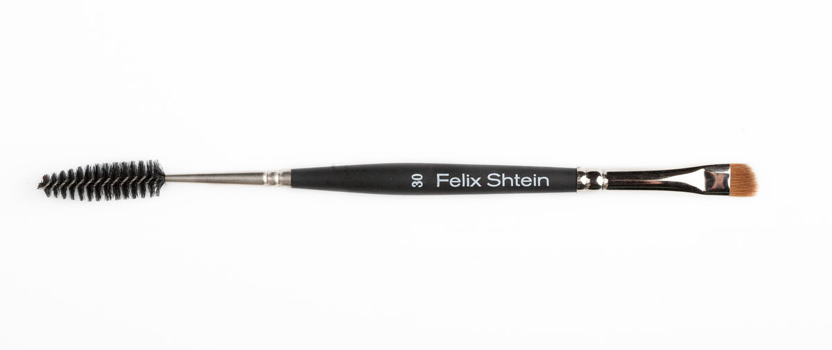 Makeup brush by Felix Shtein